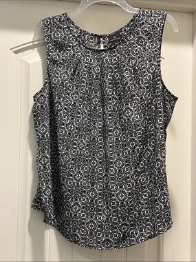 NWT Worthington Black & White Printed Sleeveless Shell Top